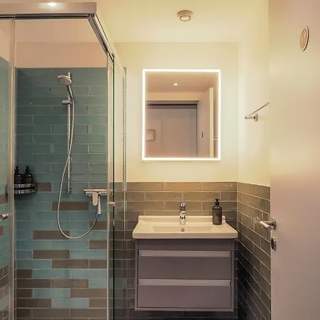 Modernes Hostel, In Shared Apartment, Wyba Living Homestay St. Gallen