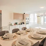 Séjour chez l'habitant Modernes Hostel, In Shared Apartment, Wyba Living *